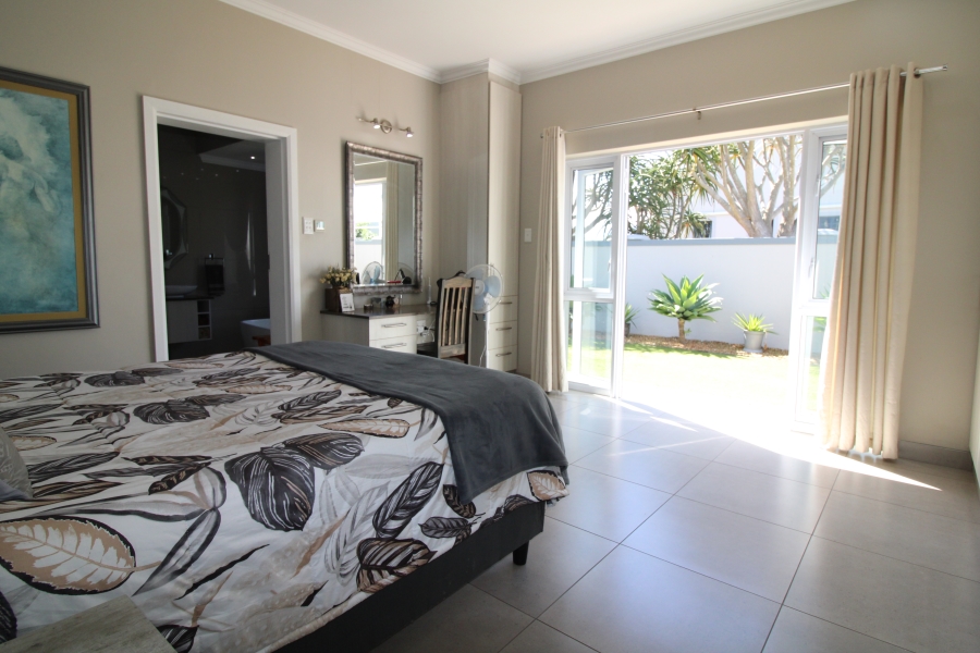 5 Bedroom Property for Sale in Kingswood Golf Estate Western Cape